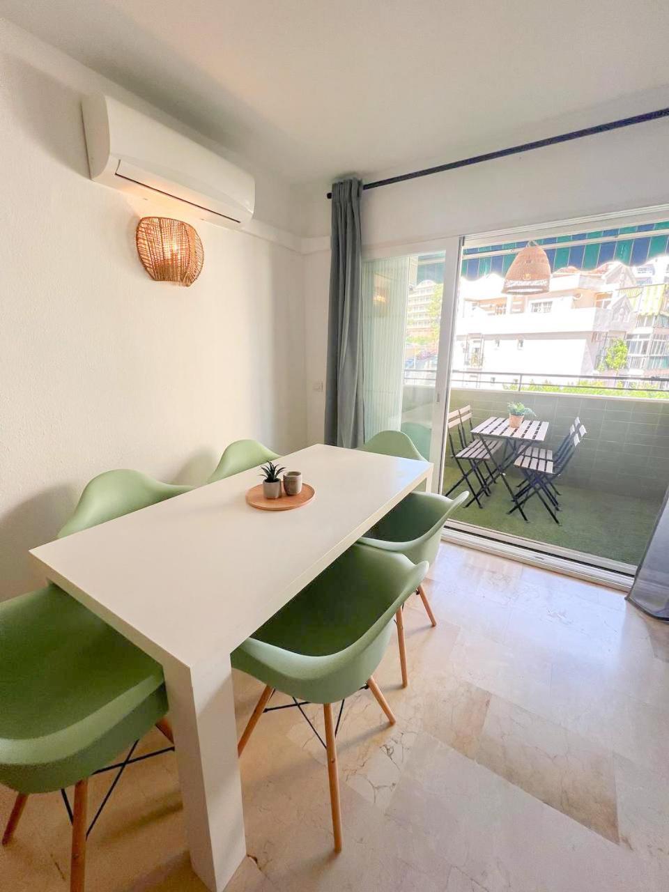 Large & Cozy Centrally Apartment Torremolinos Ngoại thất bức ảnh