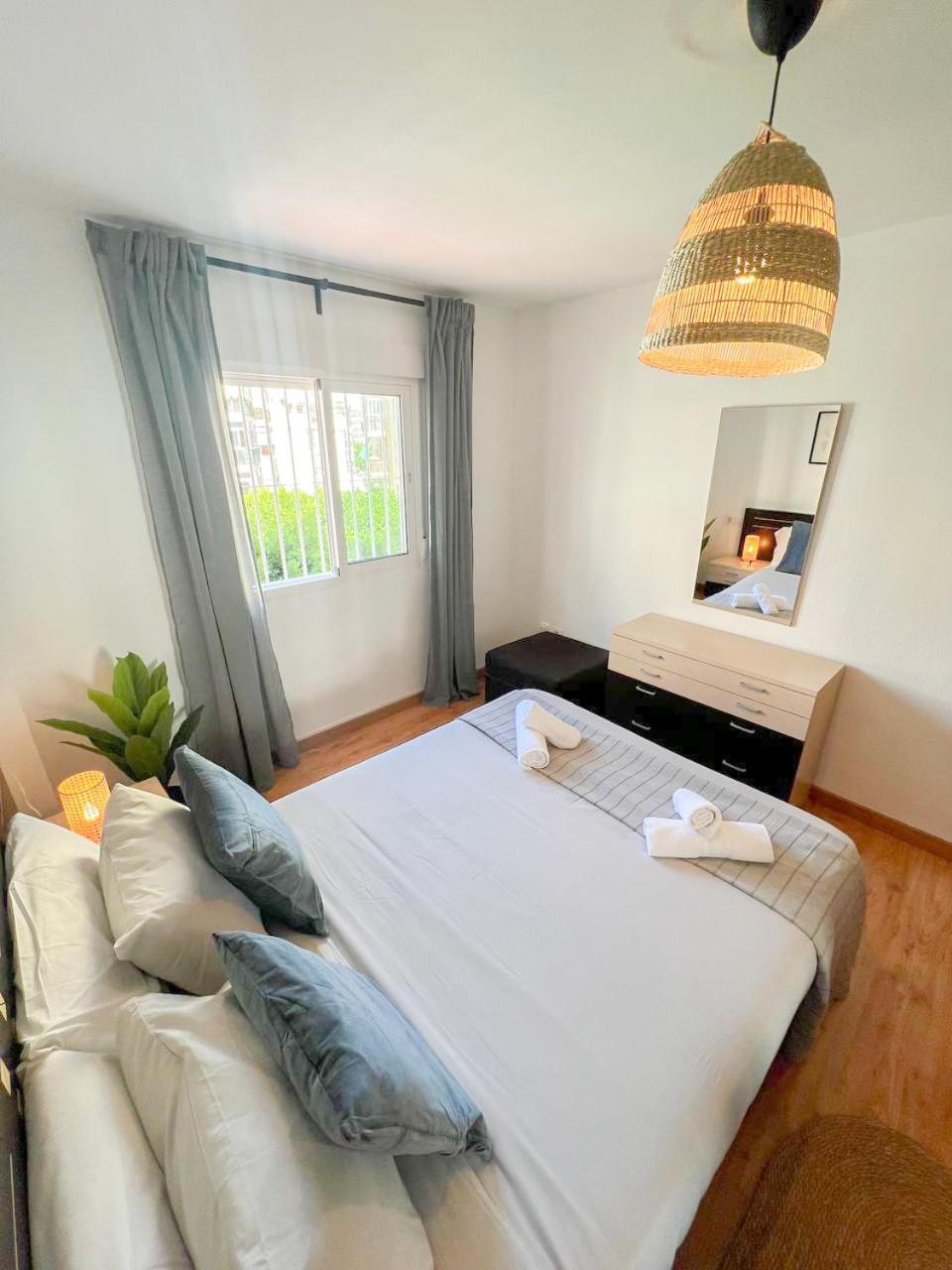 Large & Cozy Centrally Apartment Torremolinos Ngoại thất bức ảnh